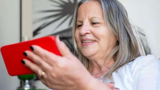 Brecha digital en adultos mayores | Blog Planeta FP
