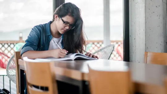 Estudiante de un curso de Especialización en Planeta FP