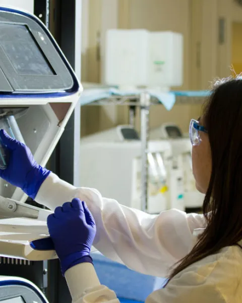 Técnico Superior en Laboratorio Clínico realiza sus funciones principales