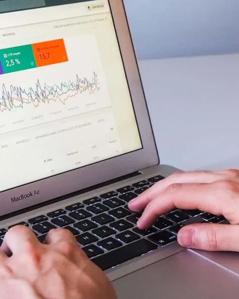 Posicionamiento en buscadores (SEO/SEM) y Comunicación en Redes Sociales